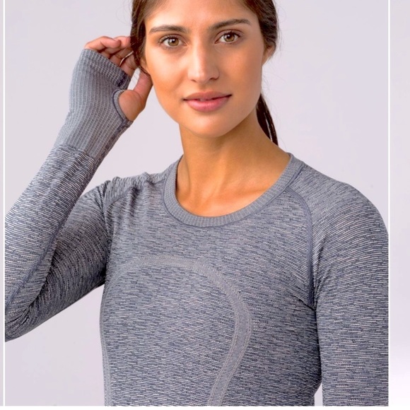 lululemon athletica Tops - Lululemon Swiftly Tech Long Sleeve Crew size 6!